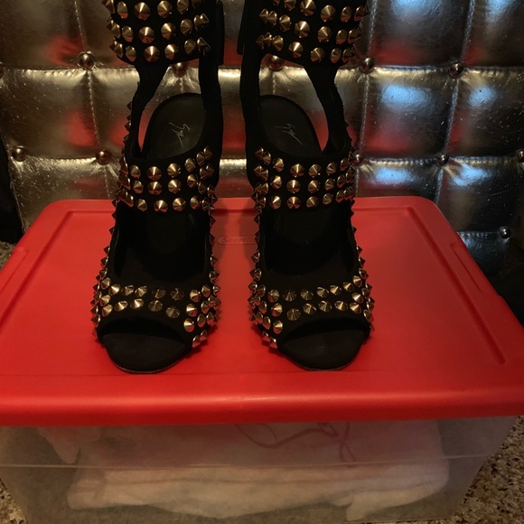 Giuseppes The sexiest shoe alive - Picture 3 of 8